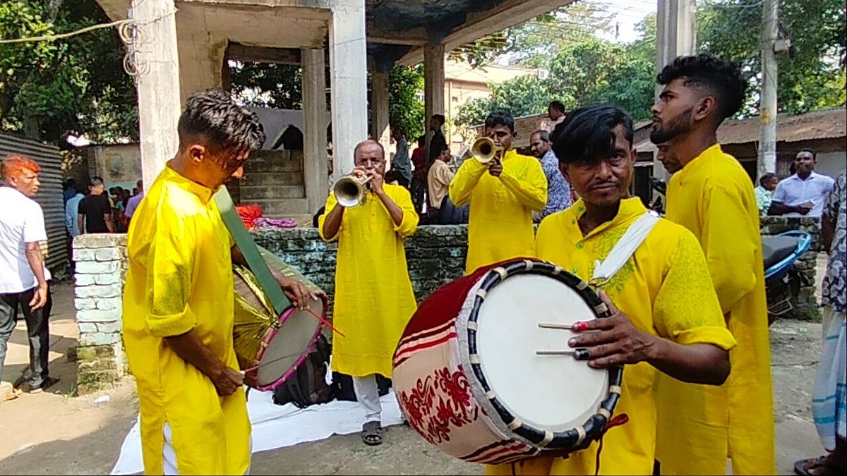 কটিয়াদীর ঢাকের হাট: ৪০০ বছরের ঐতিহ্য