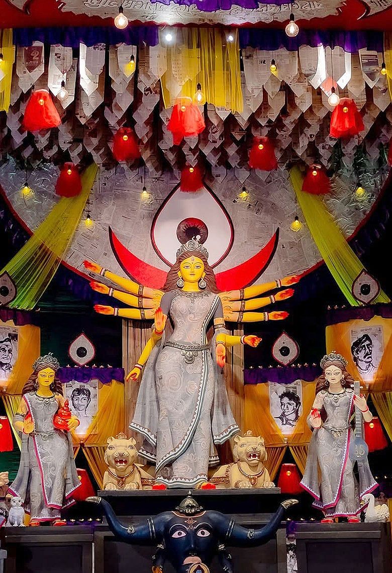 যুগান্তরের বার্তা বহন: খবরের রাজ্যে দেবী দুর্গা